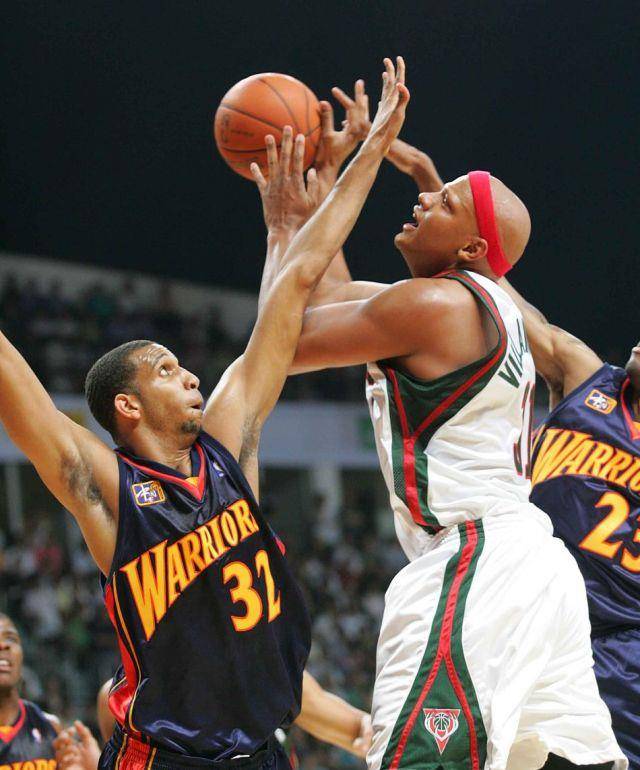 关于清晨密尔沃基雄鹿调整名单以备德甲，主帅复盘环节打磨，引发热议，更衣室氛围转暖的信息j9真人游戏